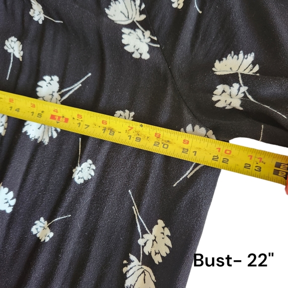 Black & White Flounce Hem Boho Mini Size Large - Picture 10 of 13